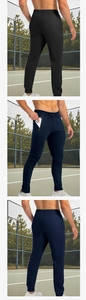 Detail der Herren-Sporthose mit Kordelzug am Bund und Reißverschlusstaschen an der Seite