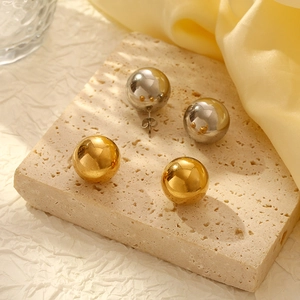 Boucles D'Oreilles Puces Boule Ronde Creuse Minimalistes Plaquées Or 18K Acier Inoxydable Polies Bijoux Pour Femmes