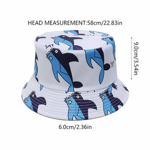 Detailed sizing chart for white bucket hat with blue whale pattern showing 58cm circumference