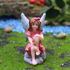 Mini statuina di fata dei fiori in resina con vestito rosa e ali per micro paesaggi