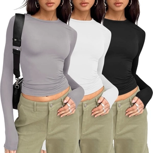 Dreierpack figurbetonte Langarm-T-Shirts mit Rundhalsausschnitt in Grau, Weiß und Schwarz