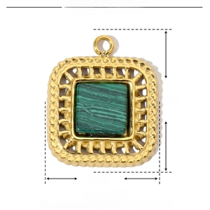 Square pendant size guide showing 15mm dimensions for gold stainless steel and green stone