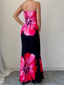 Elegante abito lungo a tubino senza spalline nero con stampe floreali rosa