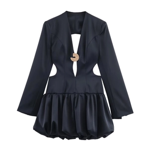 Robe Courte Élégante En Satin Noir À Manches Longues Col Tailleur Décolleté En V Profond Dos Nu Ourlet Ballon Pour Femmes