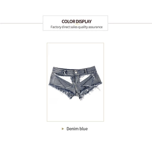 Vue détaillée du short en jean bleu pour femme avec déchirures et ourlet effiloché