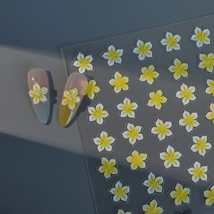 Adesivi per unghie 3D con fiori di frangipane in rilievo e accenti di perle estive