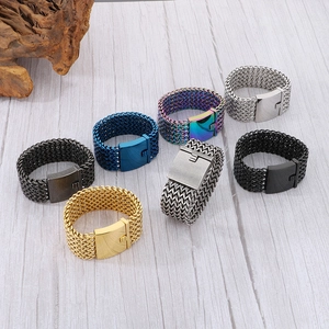 Detaillierte Kollektion von 30 mm breiten geflochtenen Netzarmbändern in sieben Farben