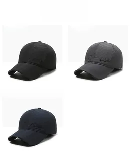 Trois casquettes de baseball thermiques pour hommes en noir, gris et bleu marine matelassé