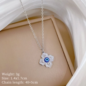 Close-up of clover evil eye necklace with size 1.4x1.7cm and chain length 40+5cm