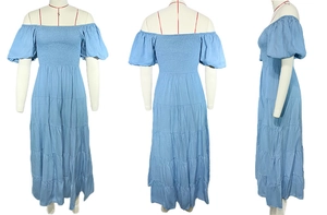 Vue en trois plans d'une robe maxi bleu ciel à épaules dénudées avec manches bouffantes