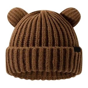 Bonnet en tricot marron avec mignonnes oreilles d'ours pour hommes et femmes en hiver
