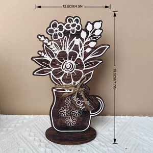 Detail of wooden flower bouquet in mug with MOM tag and size markers 12.5x19.5 cm