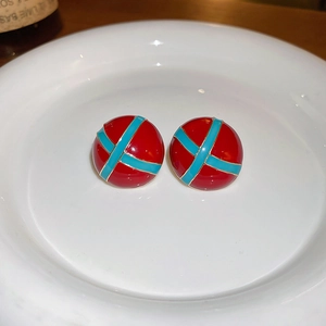 Vintage vergoldete Emaille-Ohrringe in Rot und Blau mit retro Kuppelform-Design