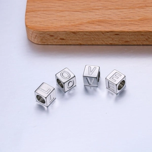 Perles cubiques 7mm en acier inoxydable LOVE pour la création de bijoux DIY