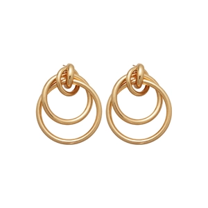 Boucles d'oreilles créoles dorées multicouches entrelacées au design géométrique moderne