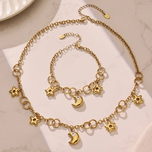 Parure de bijoux en acier doré avec pendentifs étoile et lune et zircons brillants