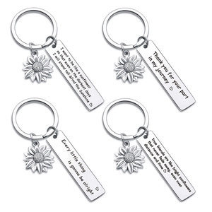 Stainless Steel Sunflower Inspirational Keychain Friendship Gift Best Friend Sister Quote Engraved Pendant Rectangle Tag Keychain Jewelry