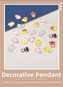 Détails de breloques en émail en forme de panda et d'ours avec finitions colorées