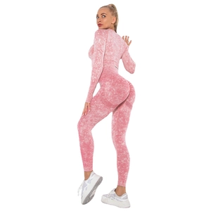 Nahtloses Yoga-Set in Rosa-Marmor mit Langarm-Crop-Top und High-Waist-Leggings