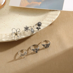 Set of 6 vintage S925 silver rings with sunflower bee and daisy floral designs