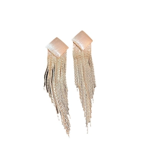 Longues boucles d'oreilles or rose avec plaques losanges et pampilles à chaînes