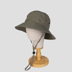 Olivgrüner, schnelltrocknender Outdoor-Sonnenhut zum Wandern mit breiter Krempe und Kordel