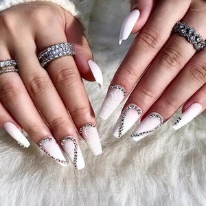 Press On Nails Matt Weiß Sarg Falsche Nägel Strass Herz Muster Lange Ballerina Künstliche Fingernägel Für Frauen