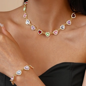 Bijoux En Cristal Coloré Forme De Coeur Alliage Strass Collier Et Bracelet Dorés Pour Femmes Style Vintage Luxe