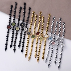 Πολυτελή γυναικεία ρολόγια χαλαζία με μεταλλικό λουράκι με χάντρες σε διάφορα χρώματα