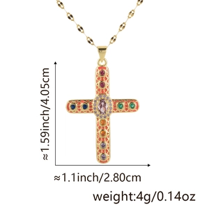 Dimensions détaillées du pendentif croix dorée avec émail et cristaux colorés