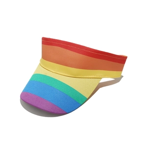 Visiera parasole a righe arcobaleno con parte superiore aperta per protezione solare estiva
