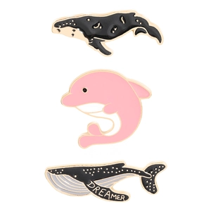 Drei-teiliges Meeres-Emaille-Pin-Set mit schwarzen Walen und einem rosa Delfin-Abzeichen
