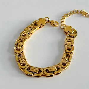 Golden 18k gold plated stainless steel Byzantine chain bracelet with lobster clasp