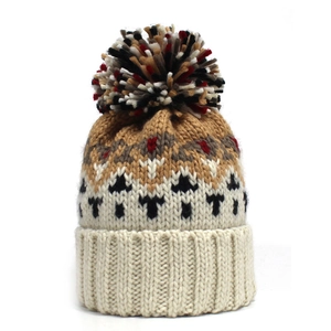 Damen Strickmütze mit Bommel und buntem Jacquardmuster für Herbst und Winter