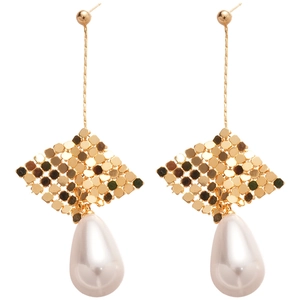 18k gold plated earrings featuring square metal mesh and white teardrop pearl pendants