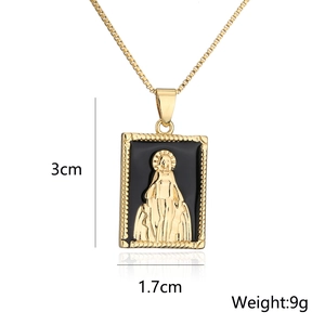 Detailed view of 18K gold plated oil painting pendant with 3cm x 1.7cm dimensions and 9g weight