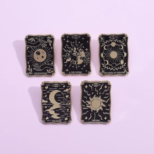 Vintage Tarot Card Enamel Brooch Pin For Halloween Alloy Painted Mystic Jewelry Badge For Clothes Bags Unisex Jewelry Accessory