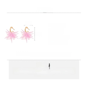 Detailed size and material guide for pink acrylic flower earrings measuring 4.5cm