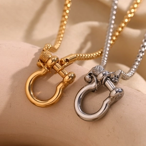 Stainless Steel Horseshoe Buckle Pendant Necklace For Women 18K Gold Plated Box Chain Geometric Fashion Jewelry Everyday Gift