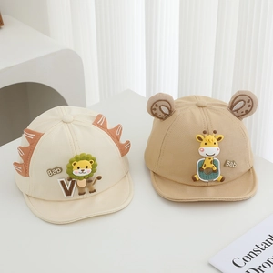 Soft cotton baby baseball caps featuring cartoon lion and giraffe animal embroidery