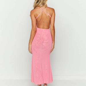 Pink slim fit backless maxi dress with cross spaghetti straps for summer fashion