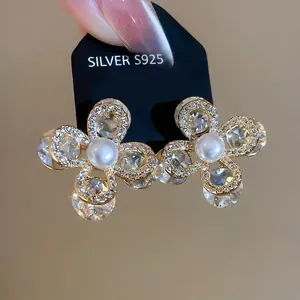 Boucles D'oreilles Fleurs En Künstliche Perles Avec Incrustation De Zircon Et Tige En Argent Bijoux Plaqués Or Pour Femmes