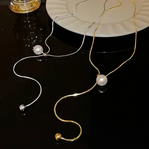 Collier en Y ajustable en acier titane avec perles en finitions or et argent chic
