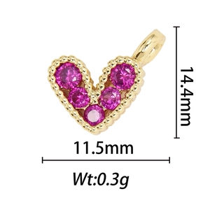 Colgante de corazón chapado en oro de 18k con cristales rosas y medidas detalladas