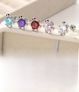 Detailed size specifications for turtle earrings with blue zircon and titanium steel posts