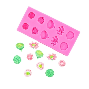 Détail macro du moule en silicone pour fleurs de lotus et feuilles avec modèles