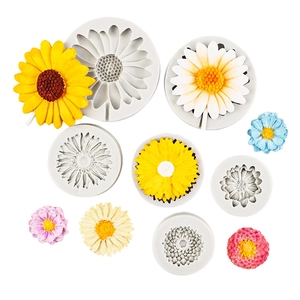 Detailed silicone mold set showing various daisy and sunflower shapes for cake decoration