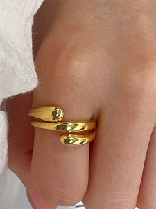 Minimalist S925 sterling silver water drop wrap ring with polished golden finish for women