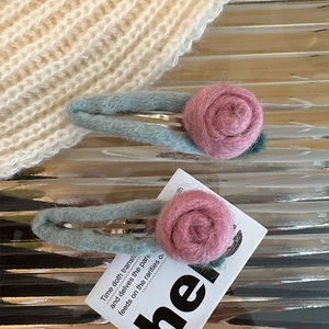 Barrettes à fleurs en feutre de laine faites main en rose et bleu pour femmes et filles
