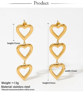 Détails des dimensions des boucles d'oreilles triple cœur en acier inoxydable doré